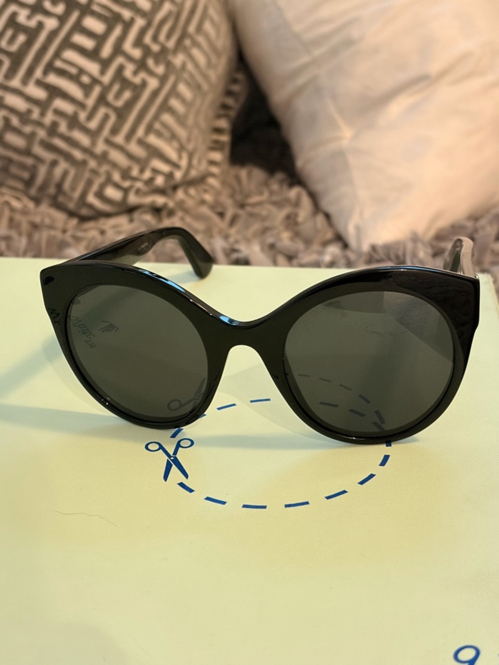 Gucci GG0028S Oversized Black Sunglasses – Authentic – 52‑24‑140